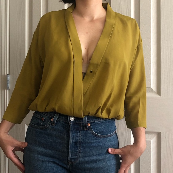 Mustard 3/4 sleeve top - Picture 2 of 4